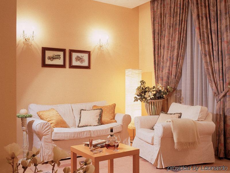 Louren Hotel 4*