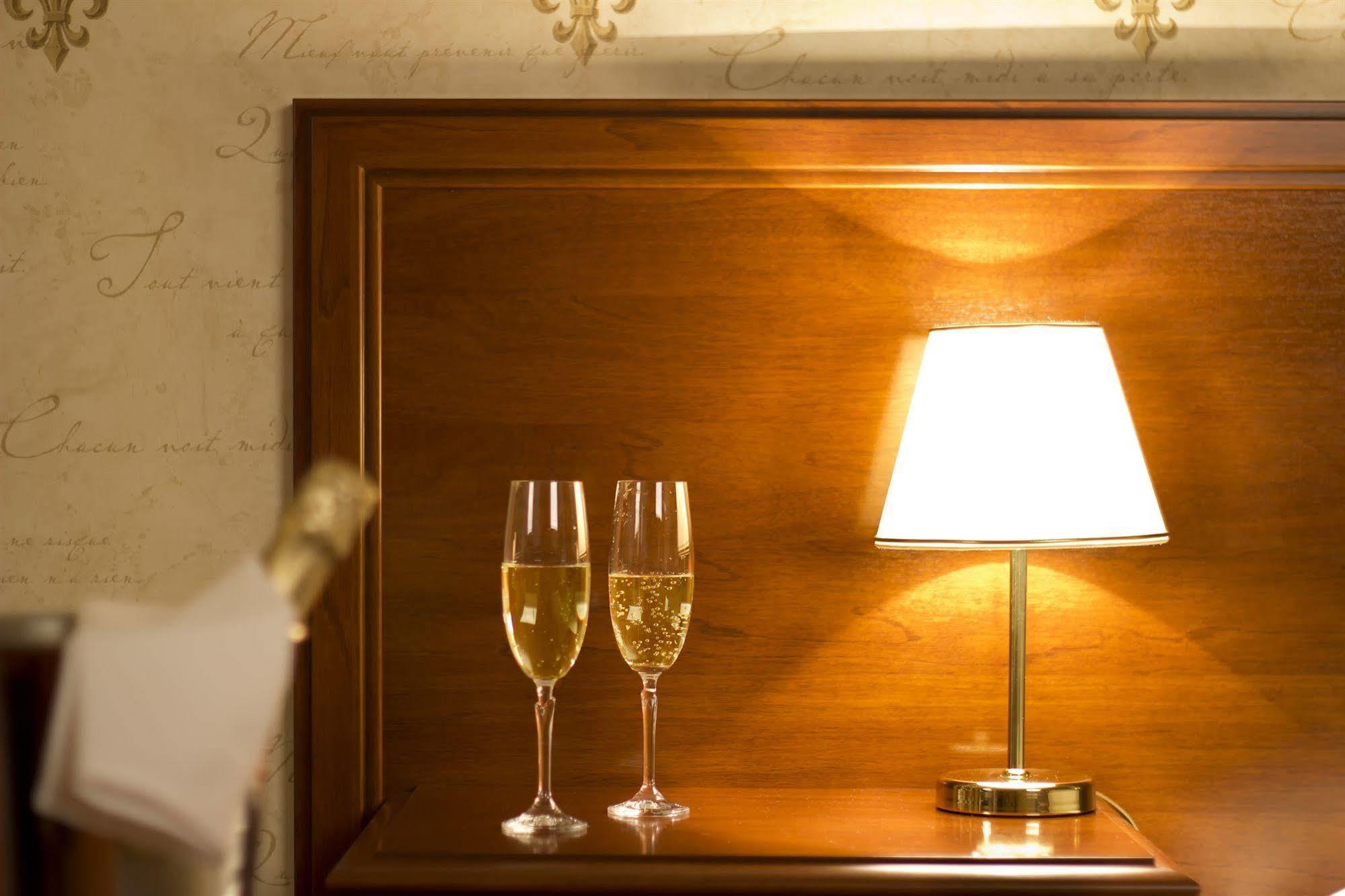 Louren Hotel